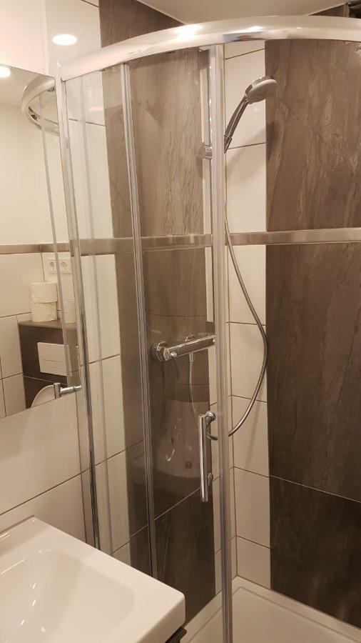 Sonniges Modernes Appartement Hoehenberg Cologne Luaran gambar